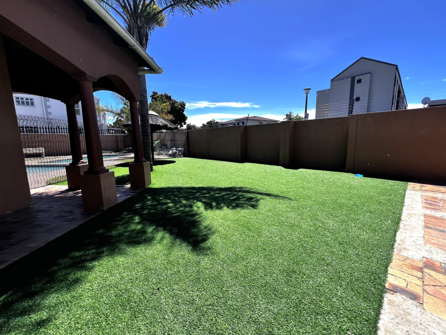 To Let 2 Bedroom Property for Rent in Parklands Western Cape